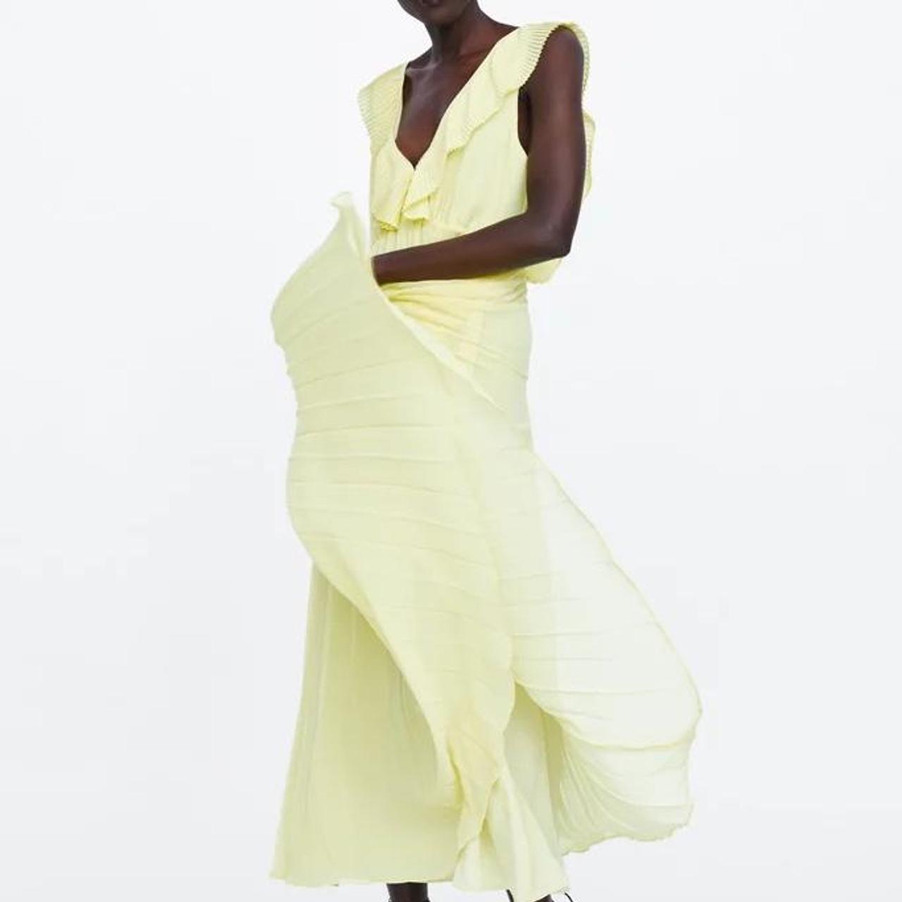 Zara Women's Yellow Dress Depop