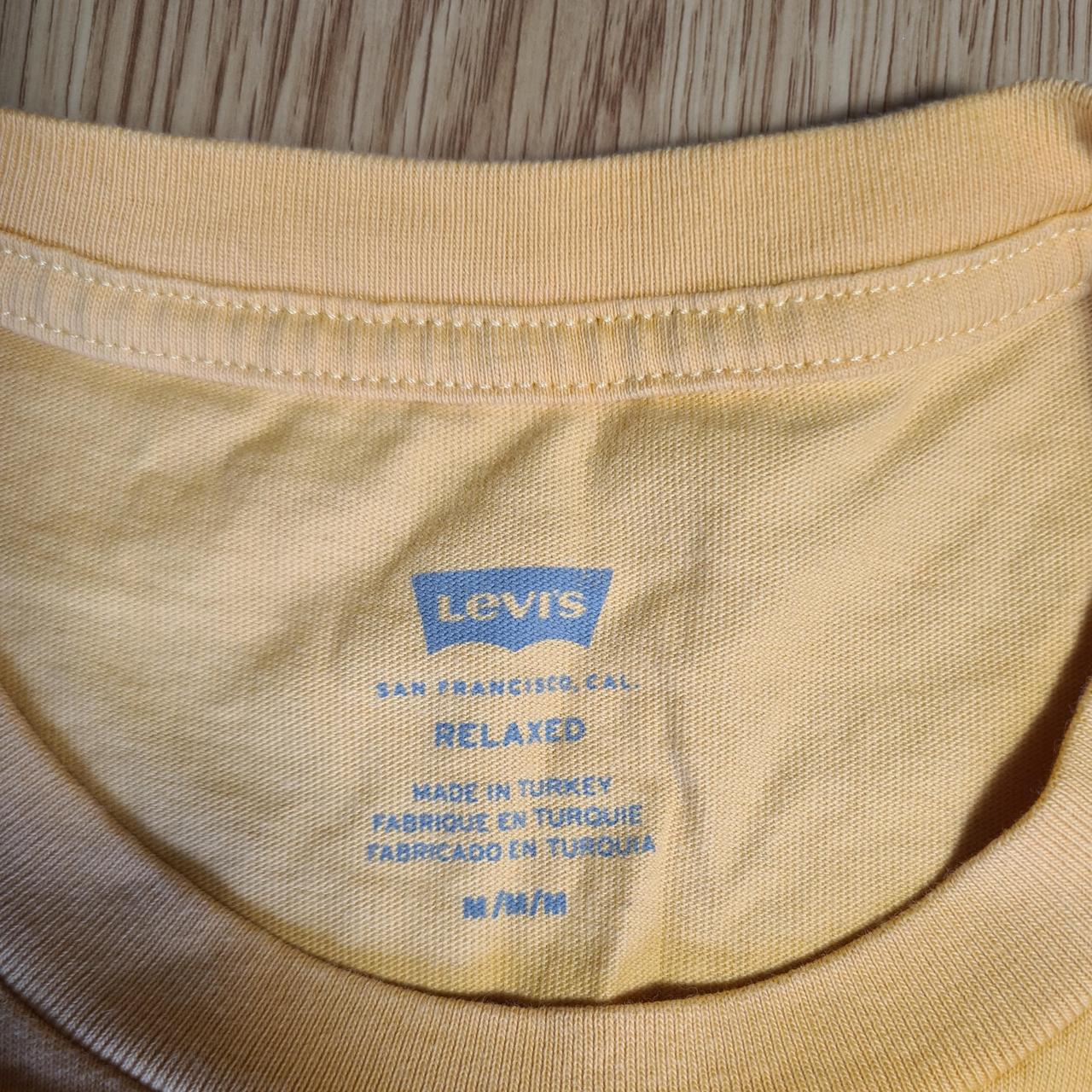 Levis yellow tee Mens medium - Depop