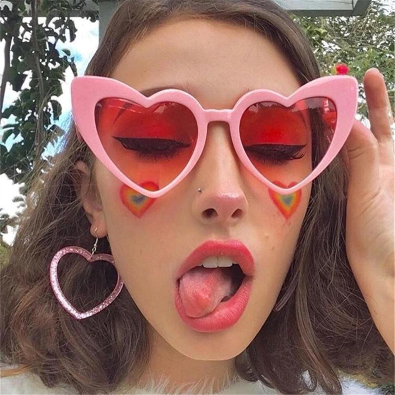 pink-gray-color-vintage-fashion-heart-sunglass-for-depop