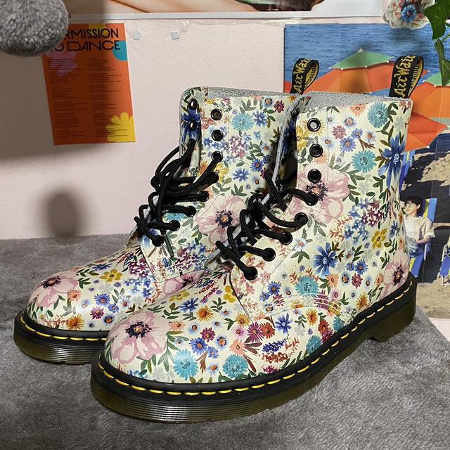 Dr martens pascal wanderlust boots best sale