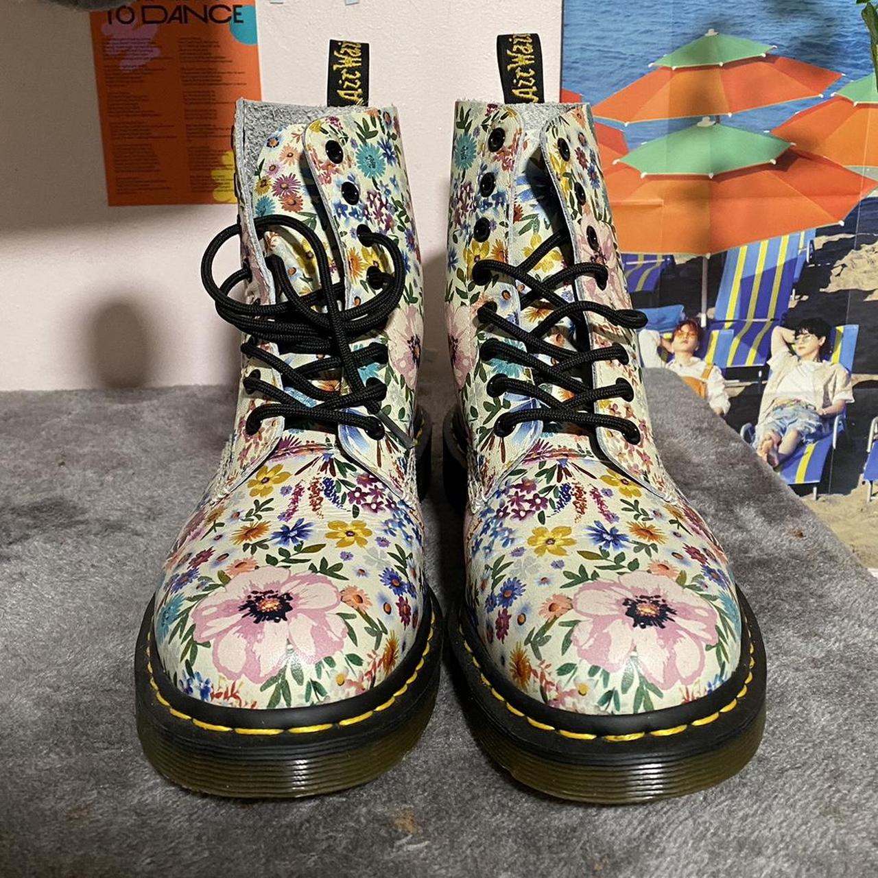 Dr martens pascal clearance wanderlust