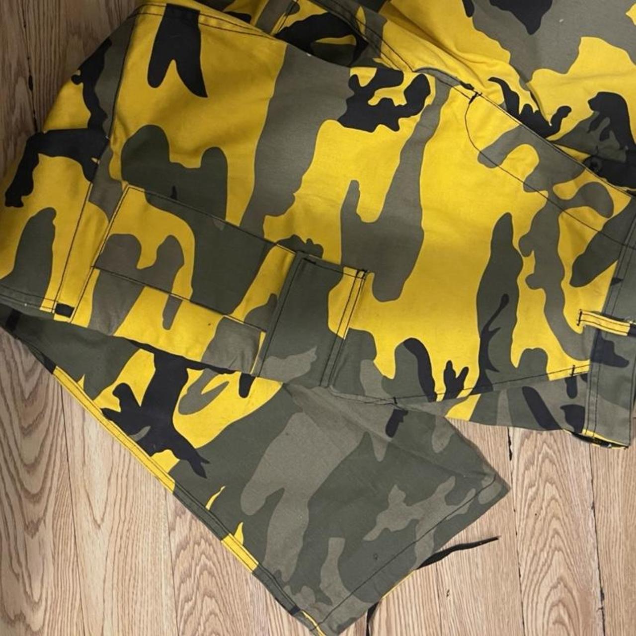 ARMY NAVY Yellow camo pants Adjustable waist 31in 35in - Depop