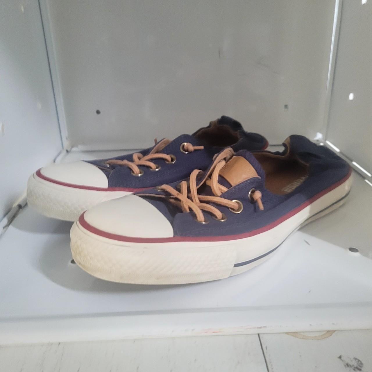 Navy hot sale biscuit converse