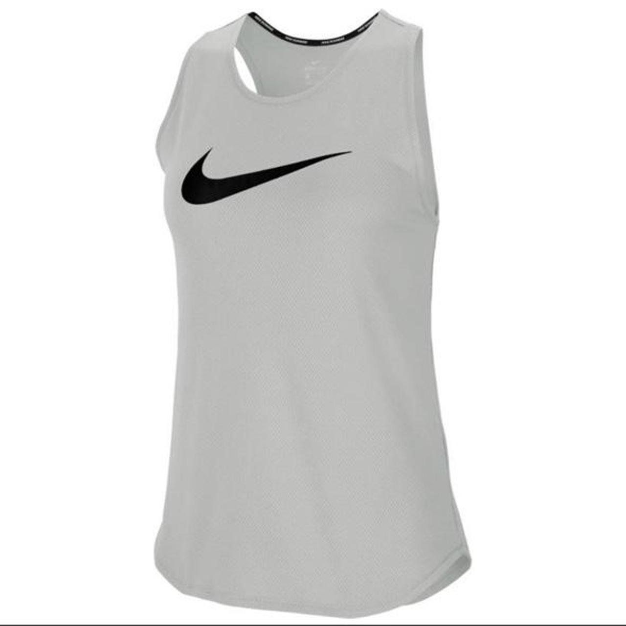 Nike Women's White and Black Vest | Depop