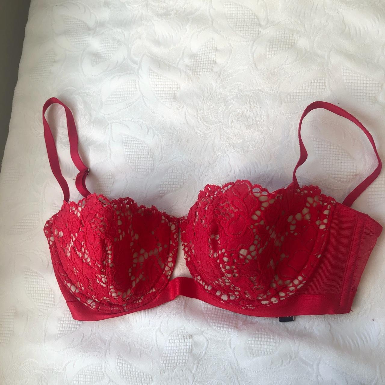 Victoria's Secret Women's Red Bra | Depop