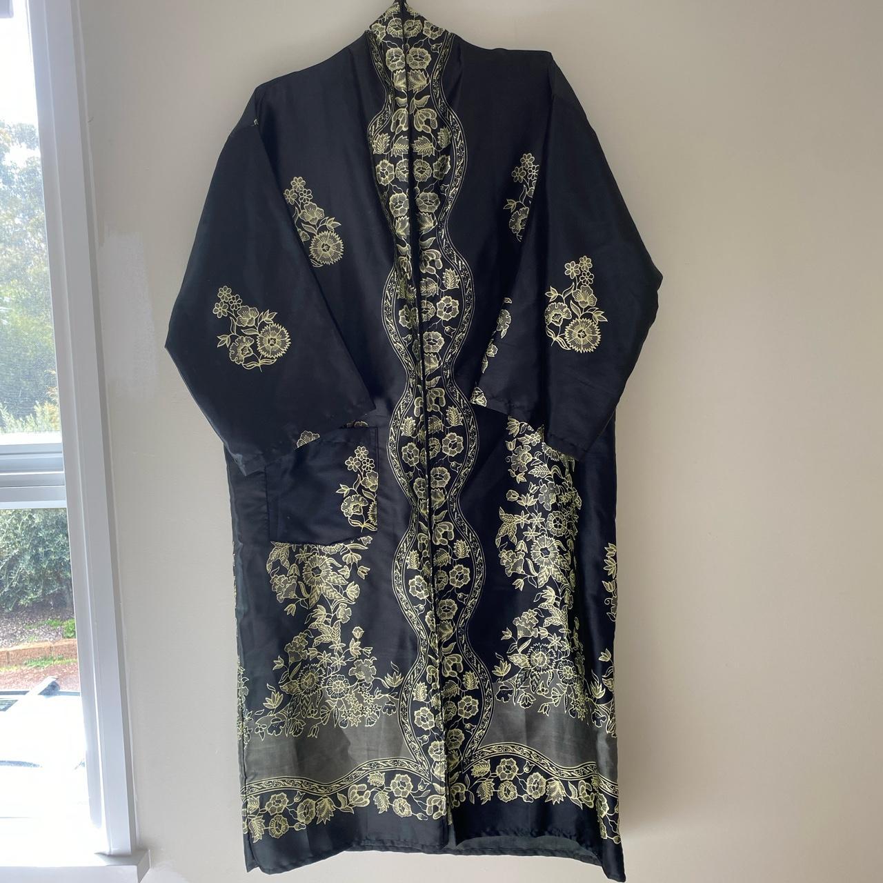 Vintage kimono/dressing gown. Silky outside but soft... - Depop