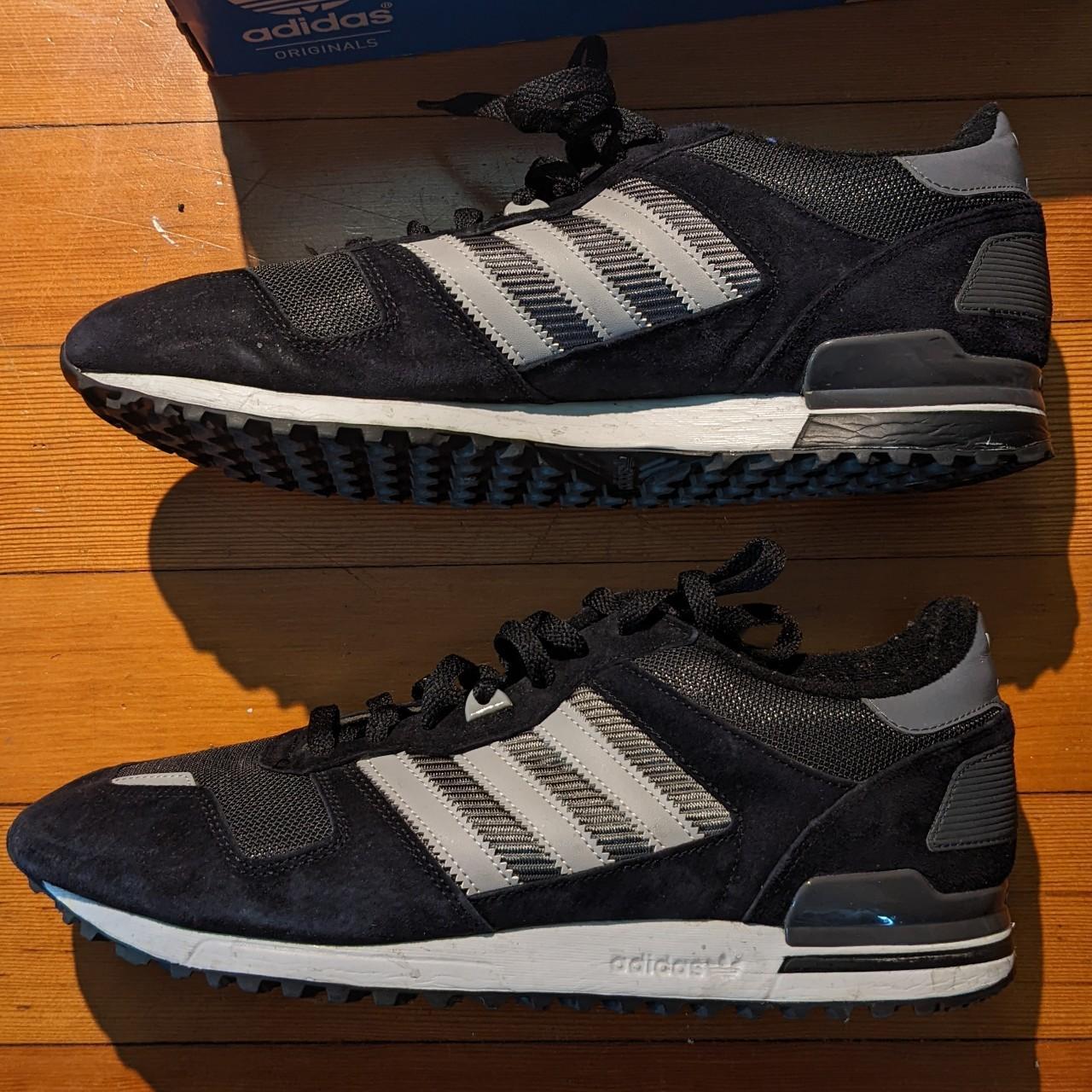 Adidas shops zx 700 carbon grey