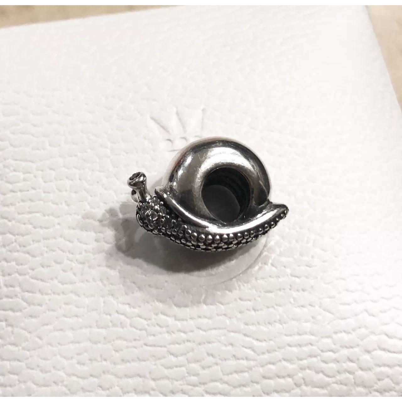 Pandora sparkling hot sale snail charm