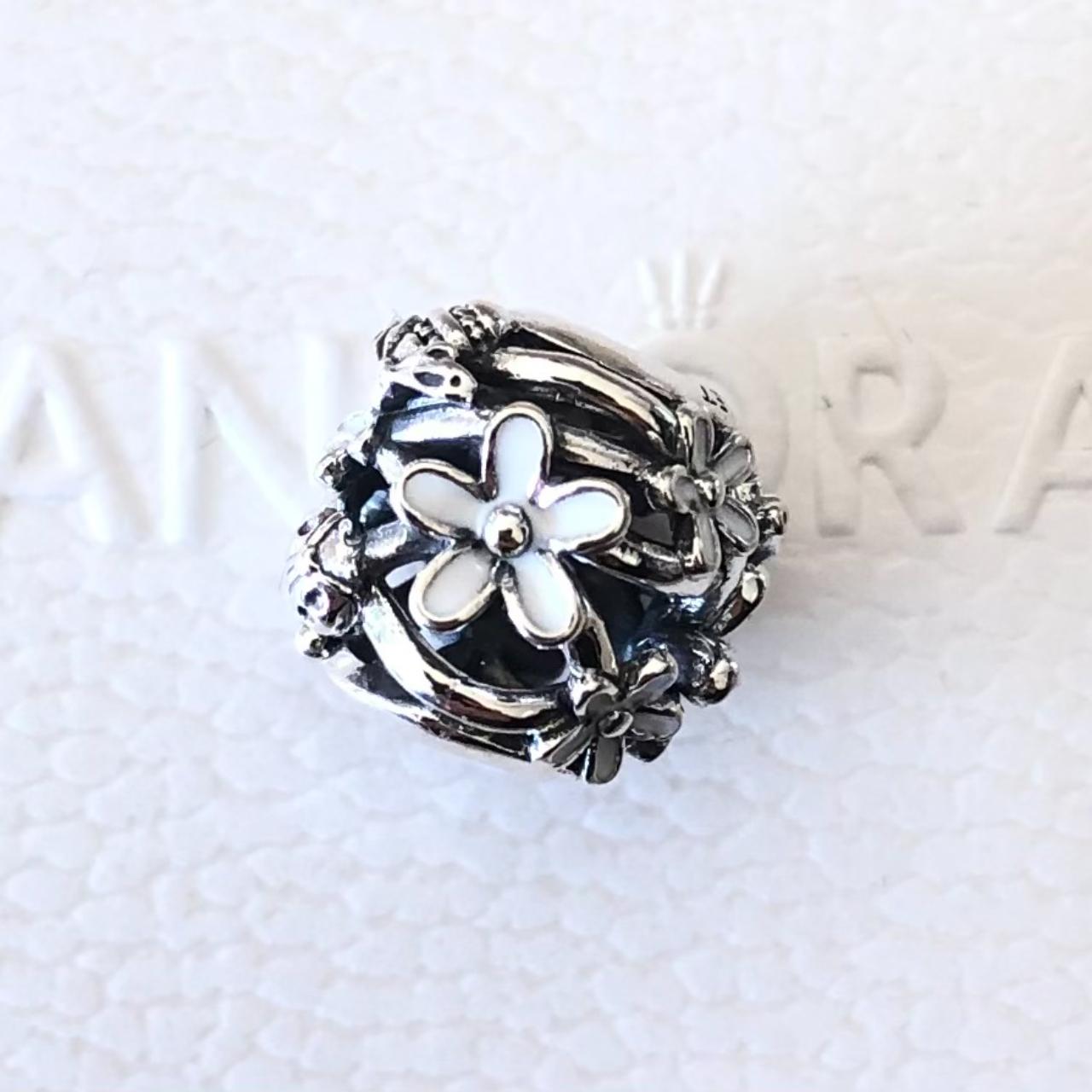 Pandora Openwork White Daisy Flower, Depop
