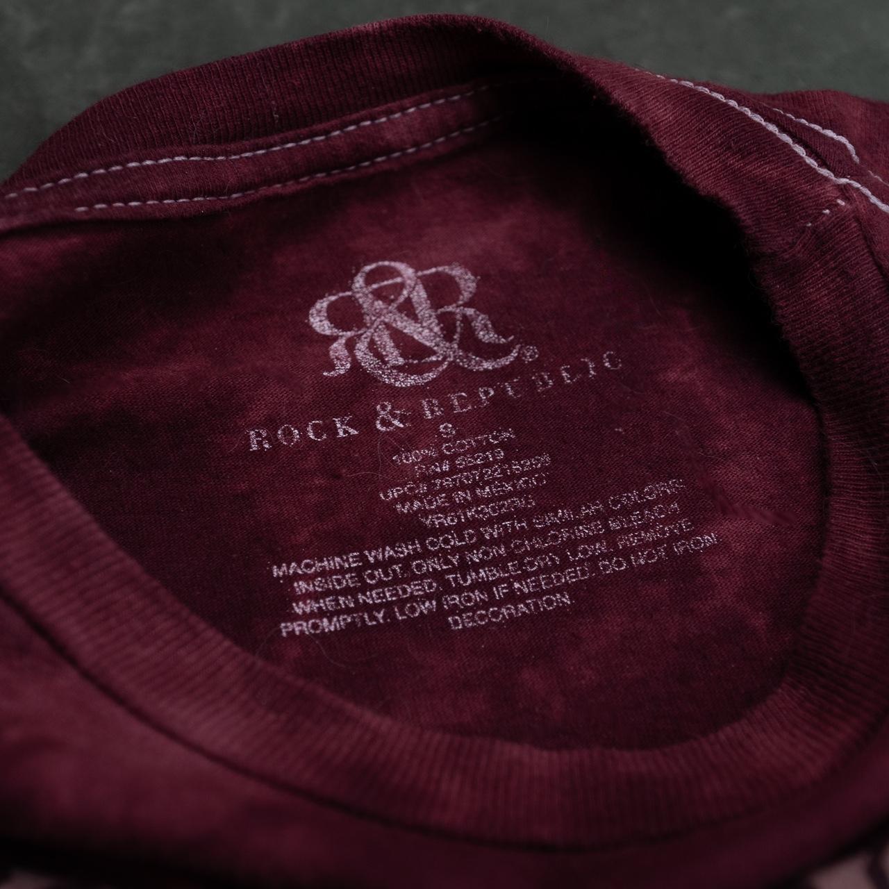 Rock and Republic Men's Black and Burgundy T-shirt (3)