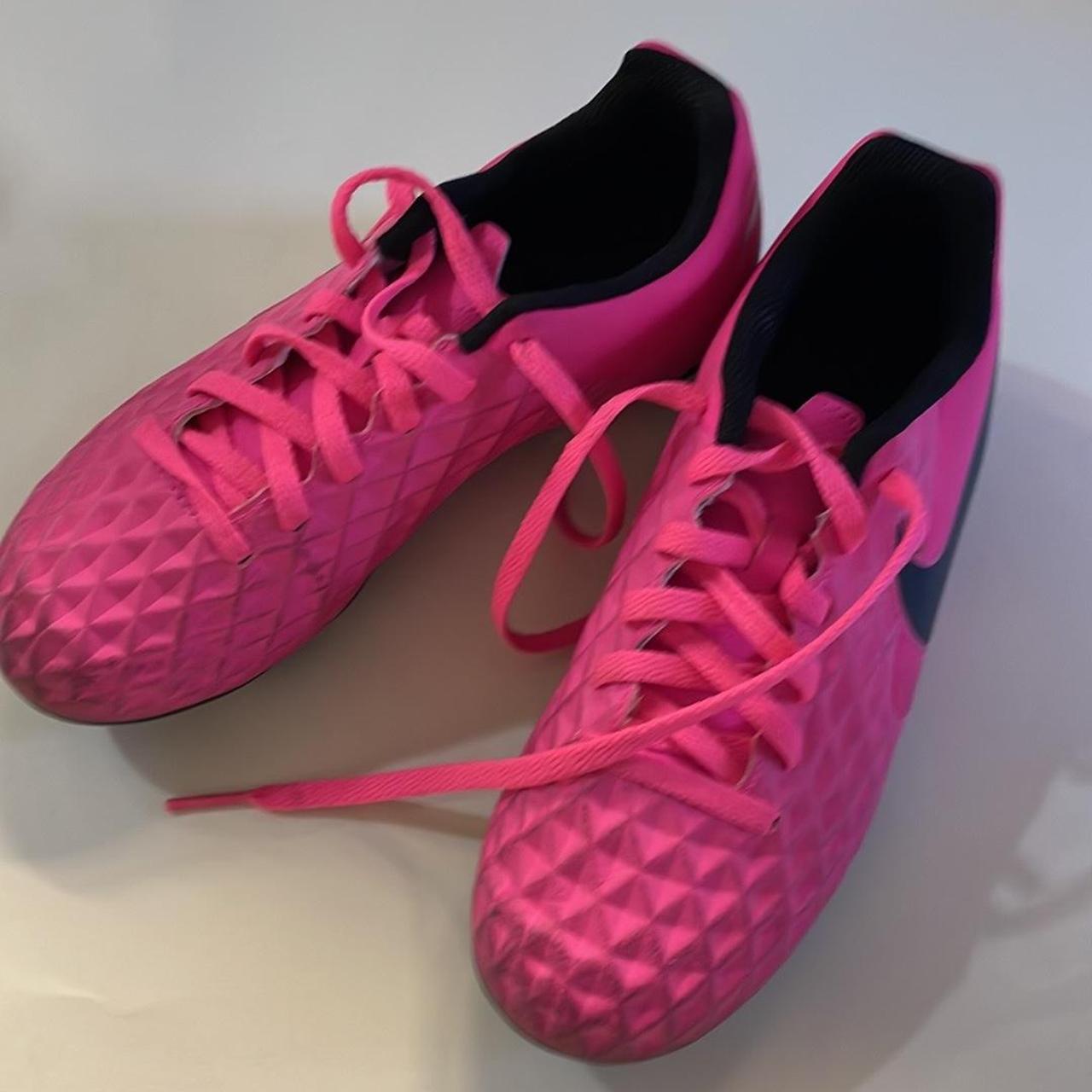 mens pink nike soccer cleats