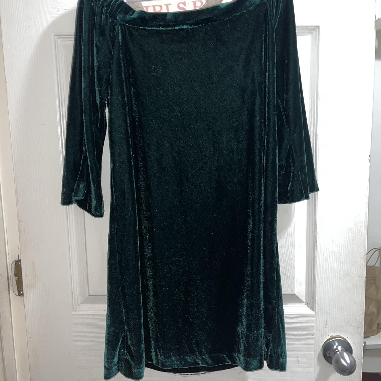 Product Image 2 - Green Velvet Off-Shoulder Dress
Brand: Donna