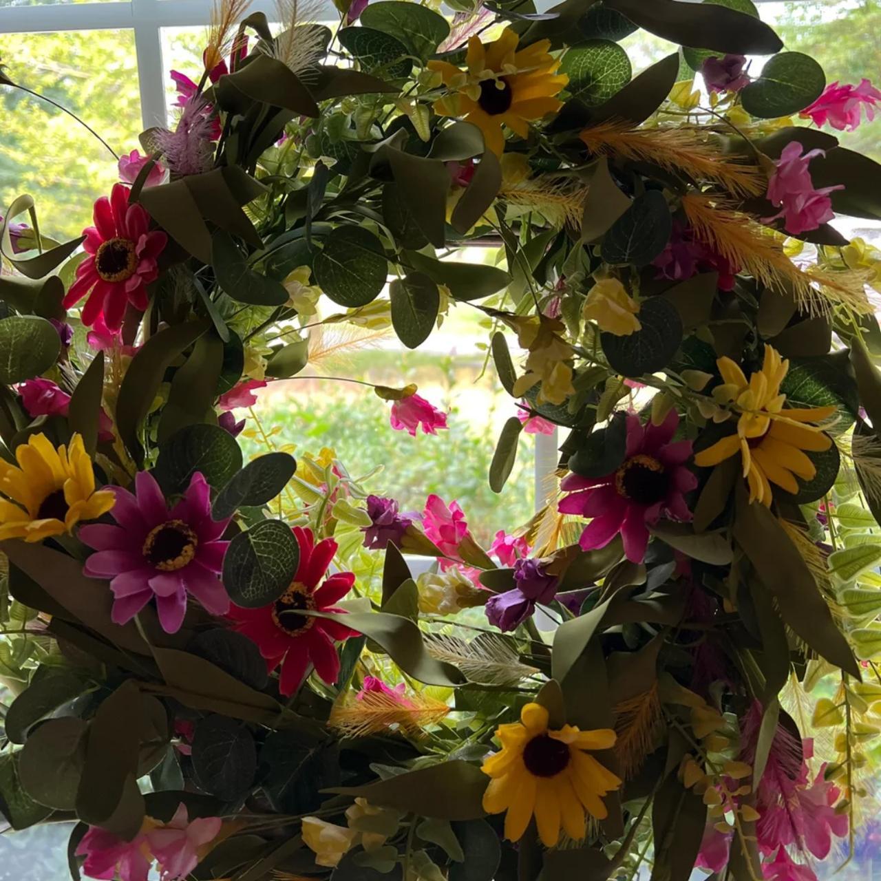 14” daisy chrysanthemum springtime wreath. Depop