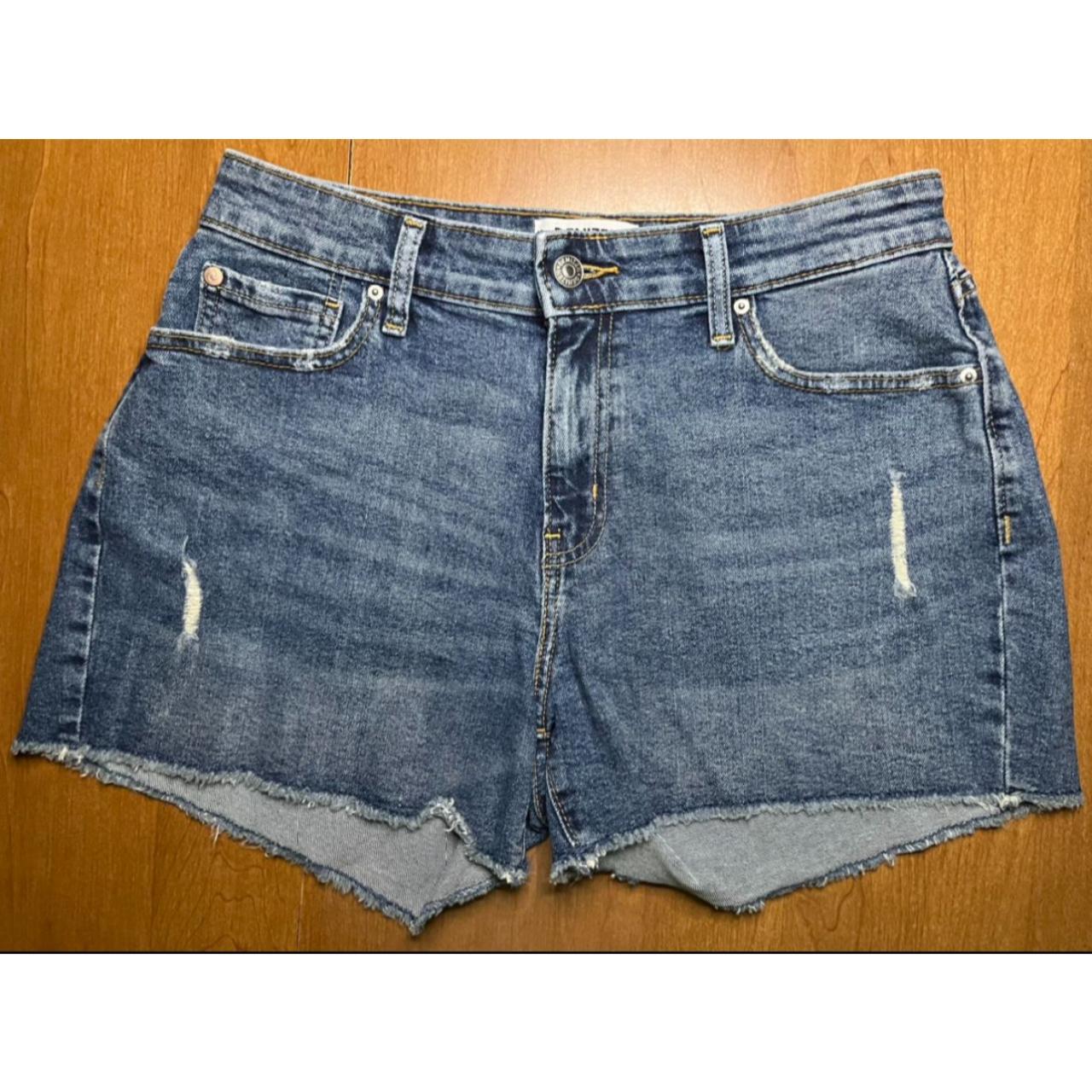 Denizen From Levi's High-Rise Denim Jean Shorts... - Depop