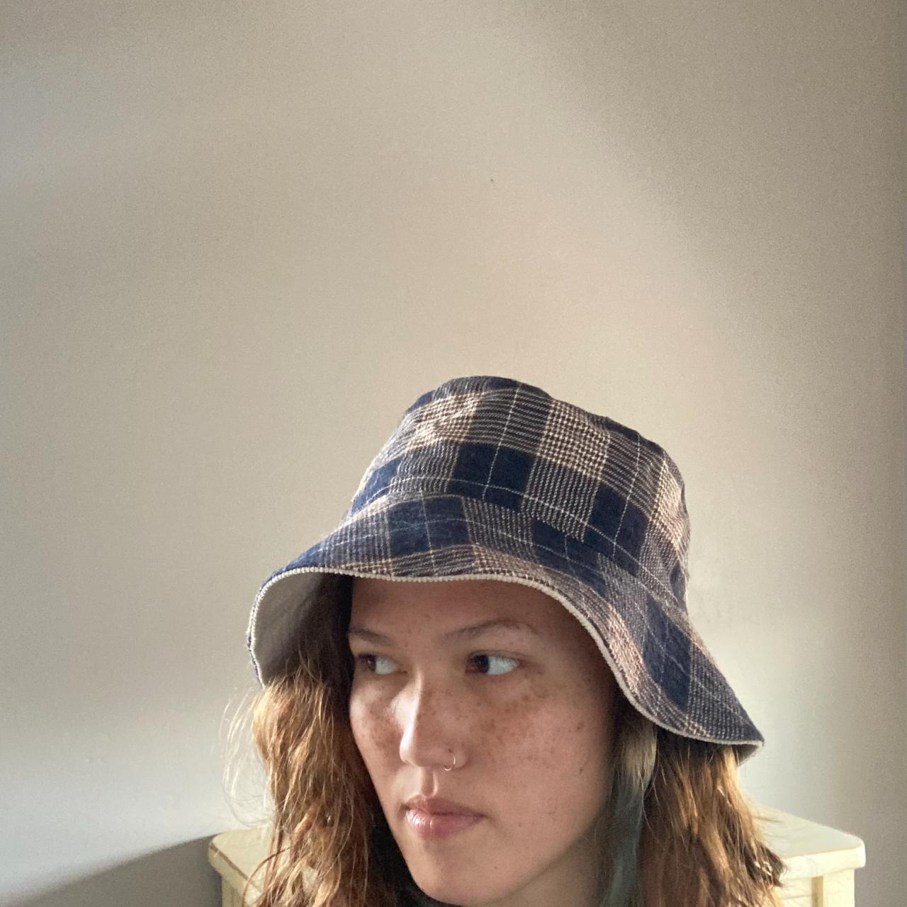 Reversible bucket hat plaid and beige new... - Depop