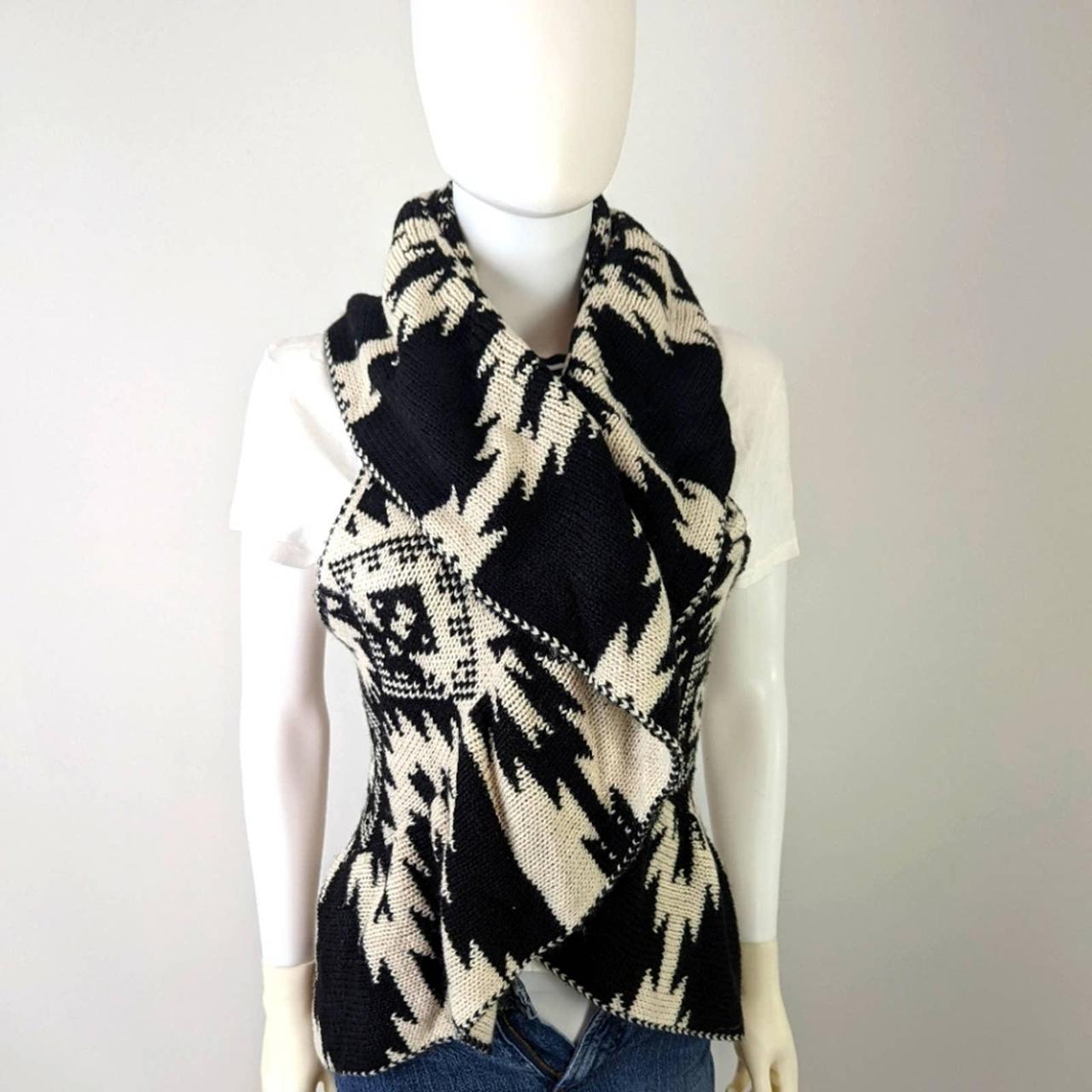 John Paul Richard Women's Black and White Jumper