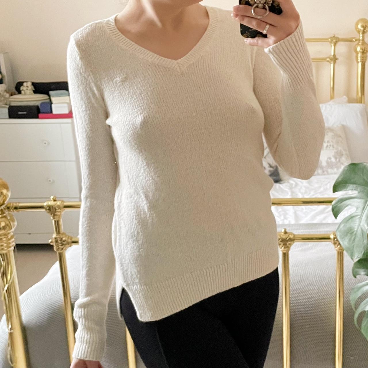 Hollister v neck outlet jumper