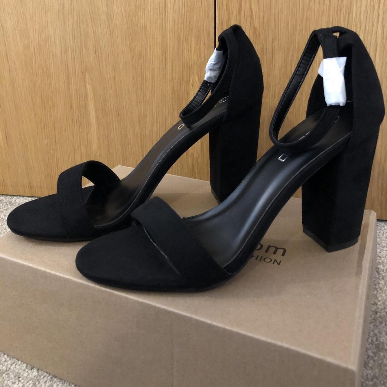 Boohoo Women's Black Sandals Depop