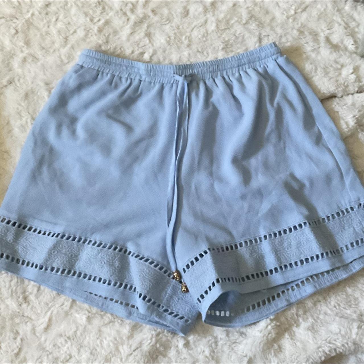 blue flowy shorts great for any occasion - Depop