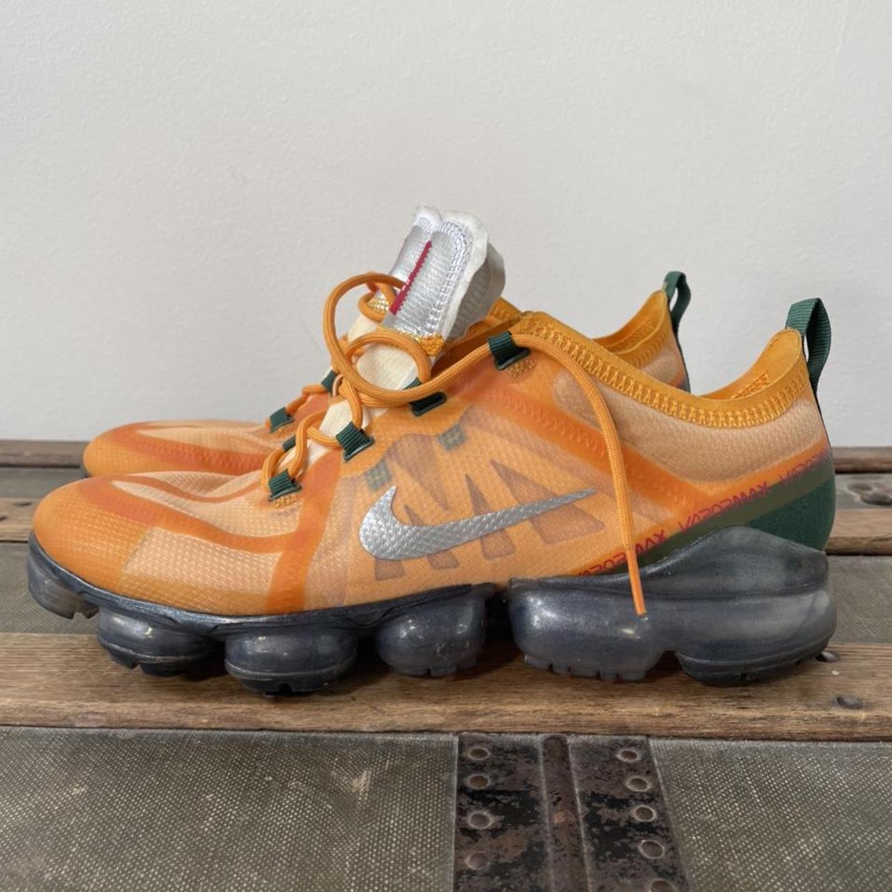canyon gold vapormax