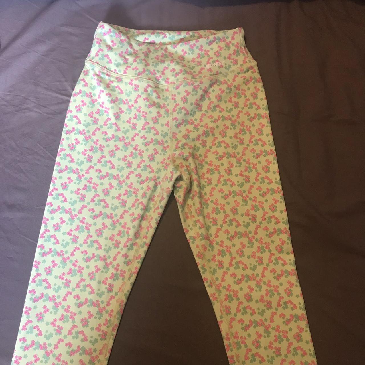 Bo+Tee Women's Green and Pink Leggings | Depop