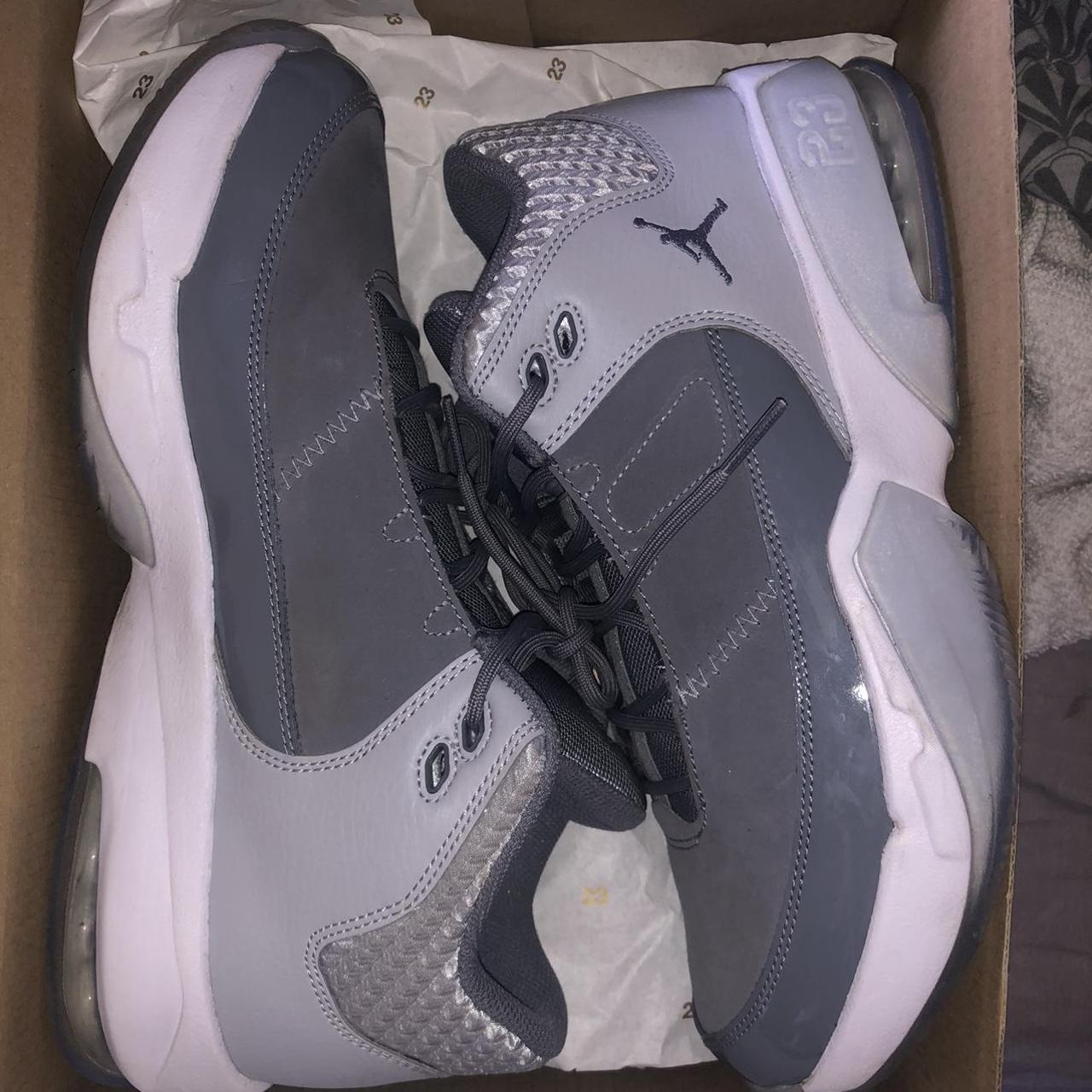 jordan 1 red white black