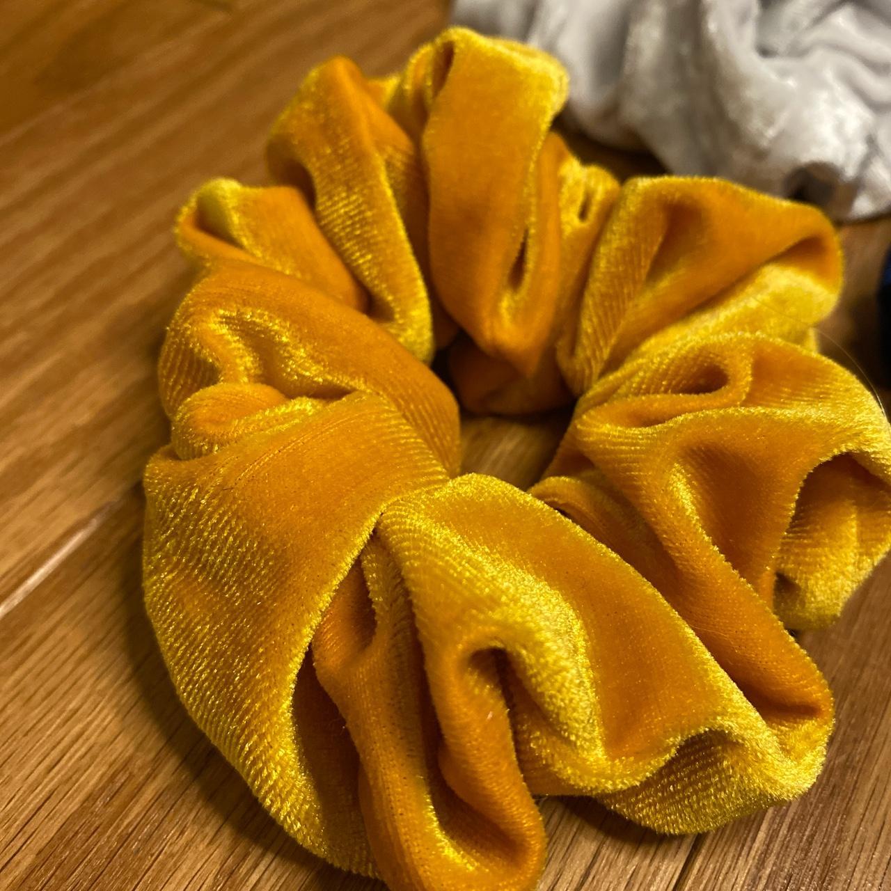 Claire's Women's Navy and Yellow Hairaccessories Depop