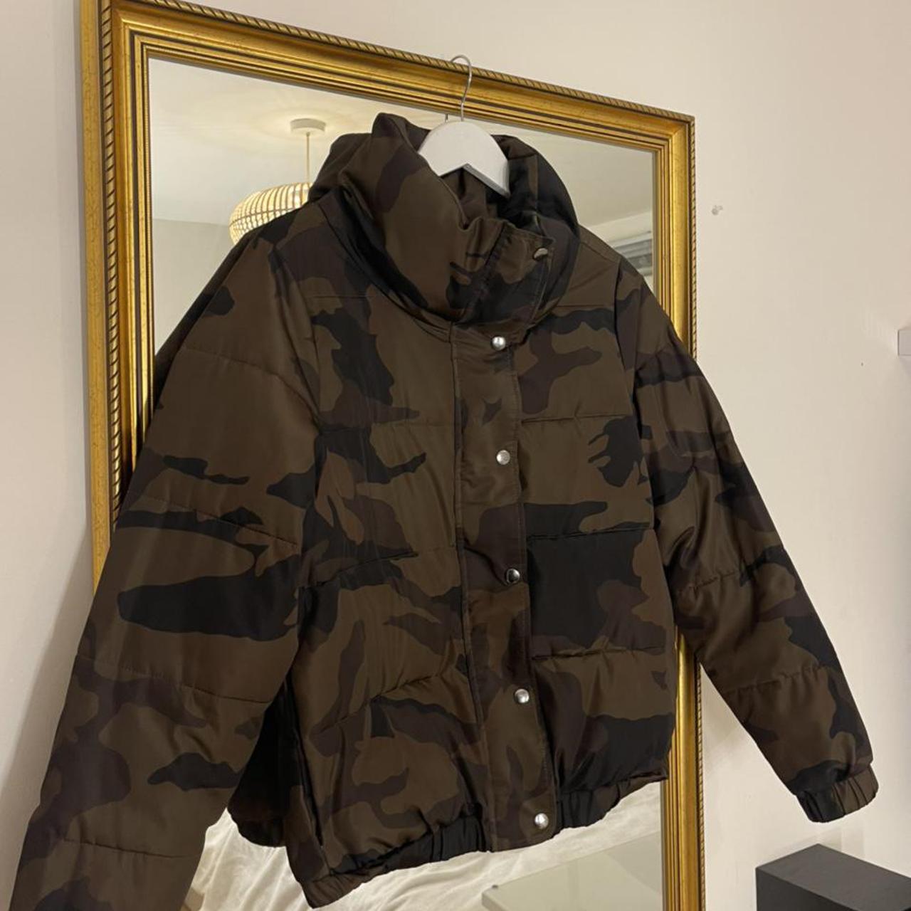 ZARA CAMO OVERSIZED PUFFER JACKET worn but is still