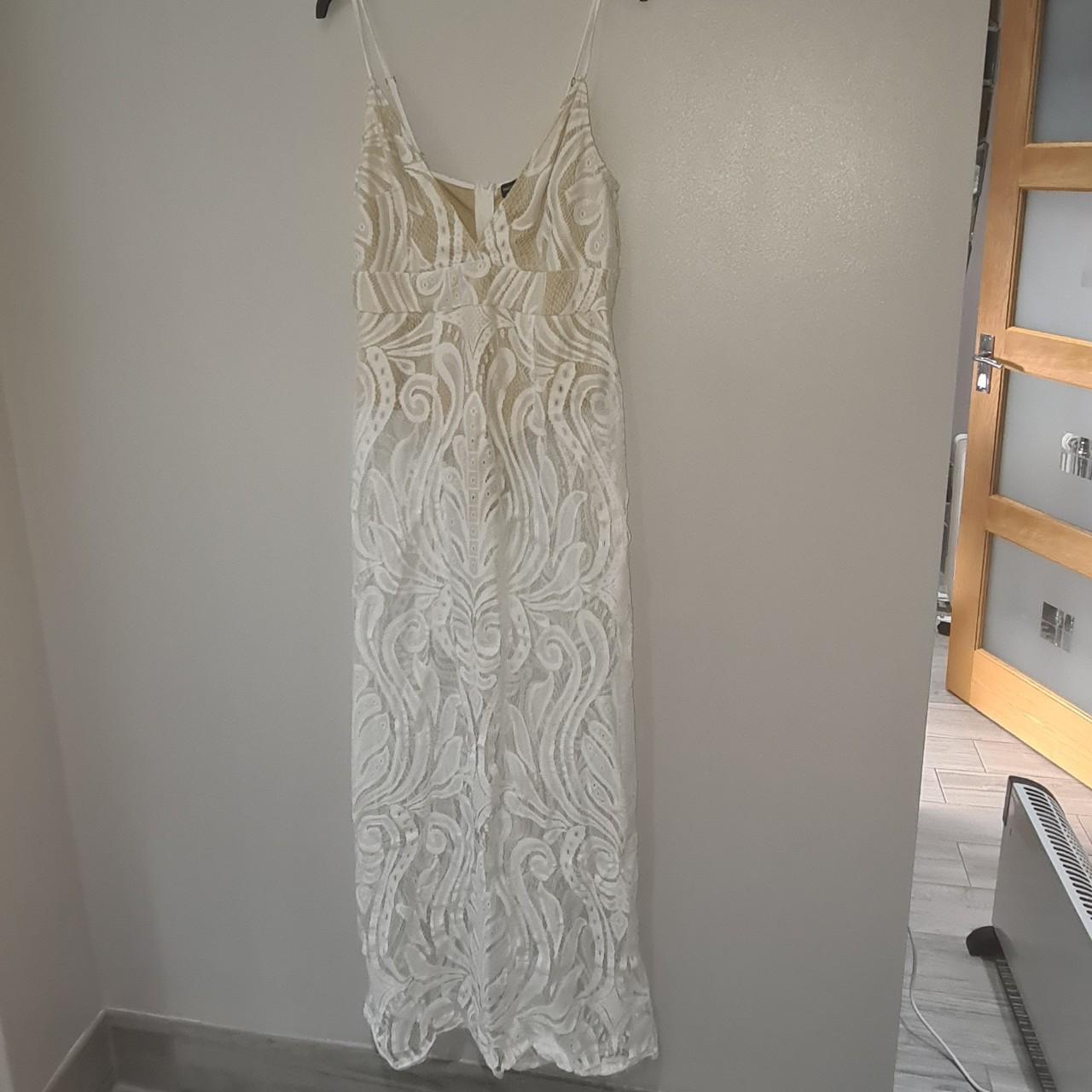 Plt white floor length dress with lace and with... - Depop