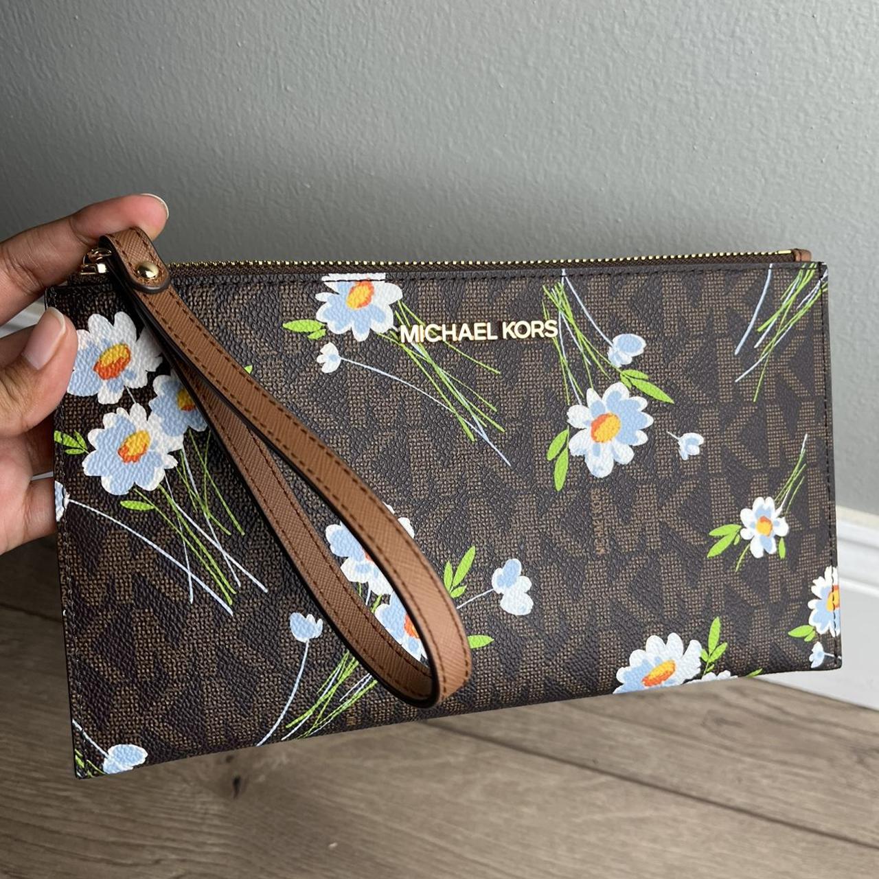 Cute wallets best sale michael kors