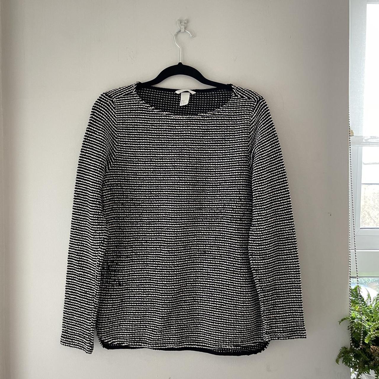 H&M Women's Black and White Jumper | Depop