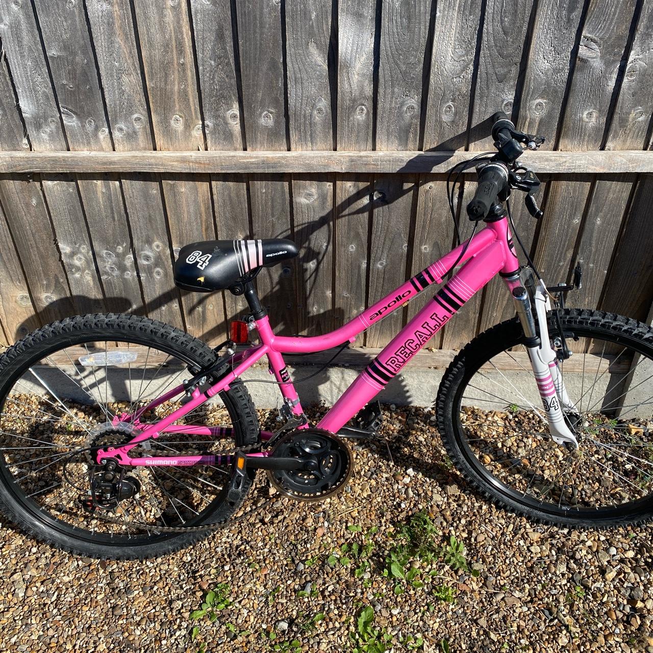 Pink best sale apollo bike