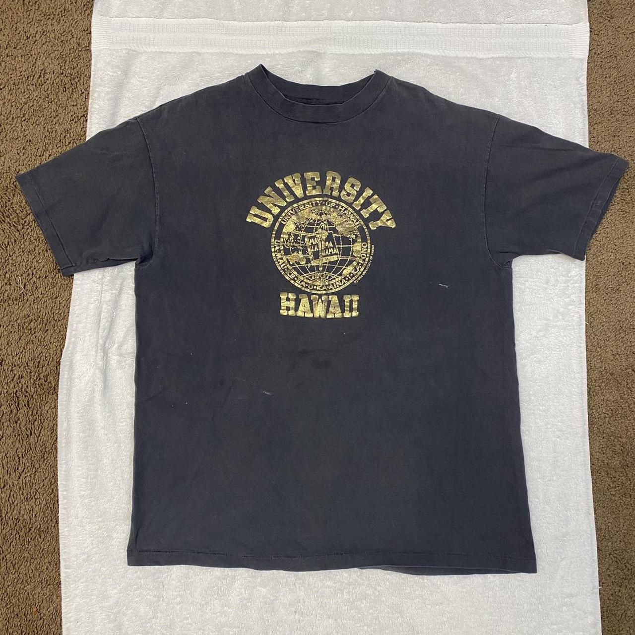 Vintage 1984 University of Hawaii T-Shirt Single... - Depop
