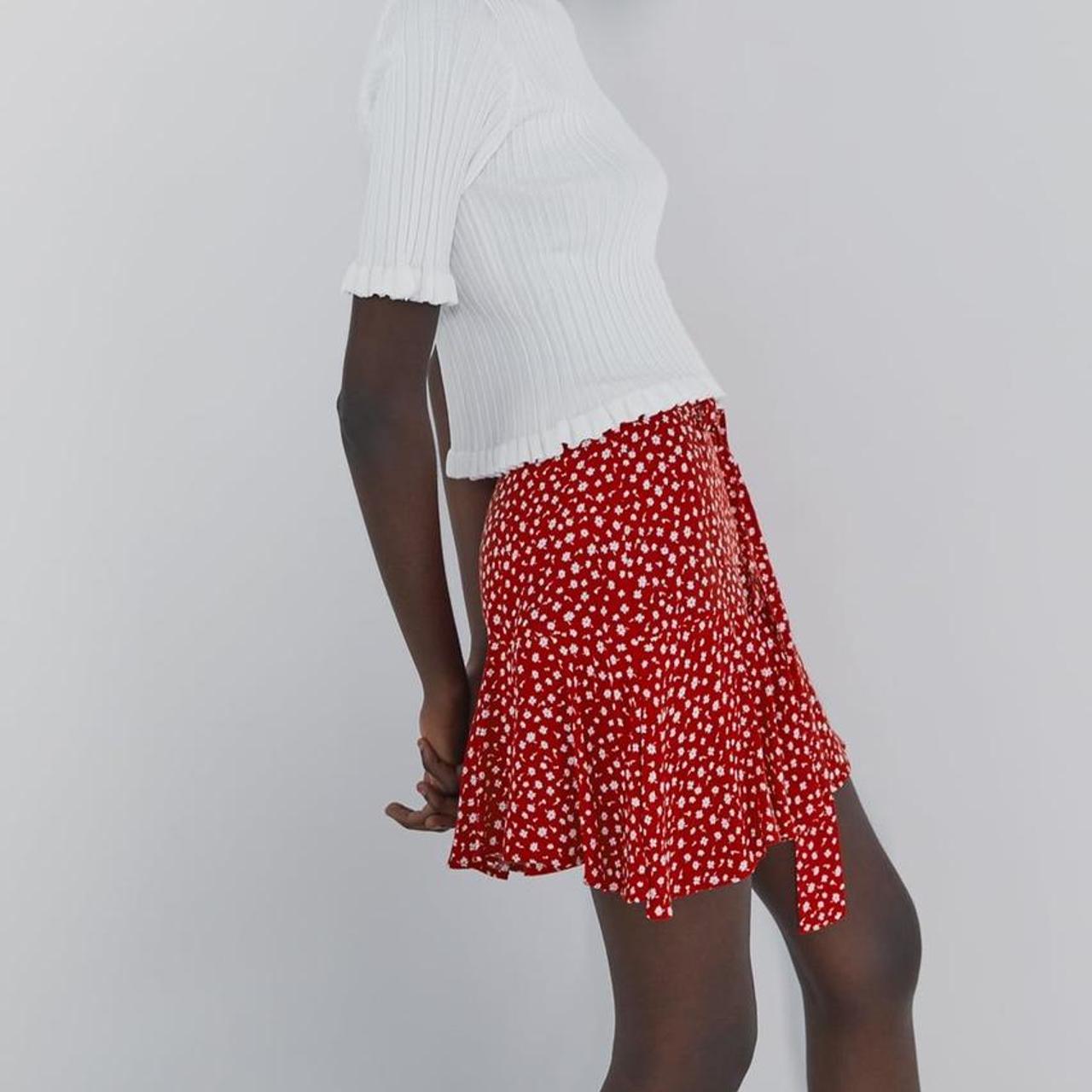 Zara Women's Red and White Skirt Depop