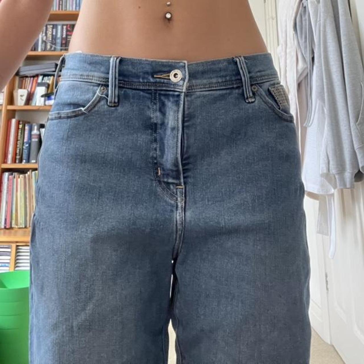 Levis 512 jeans Straight leg and mid / low rise... - Depop