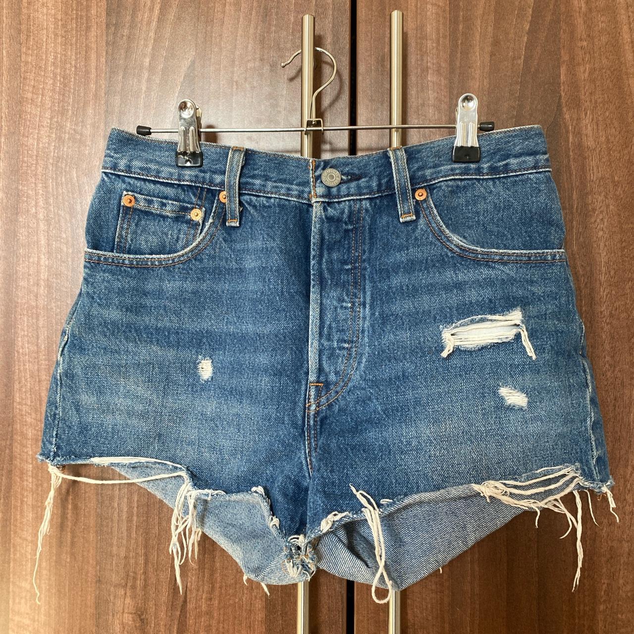 levis cut off jeans