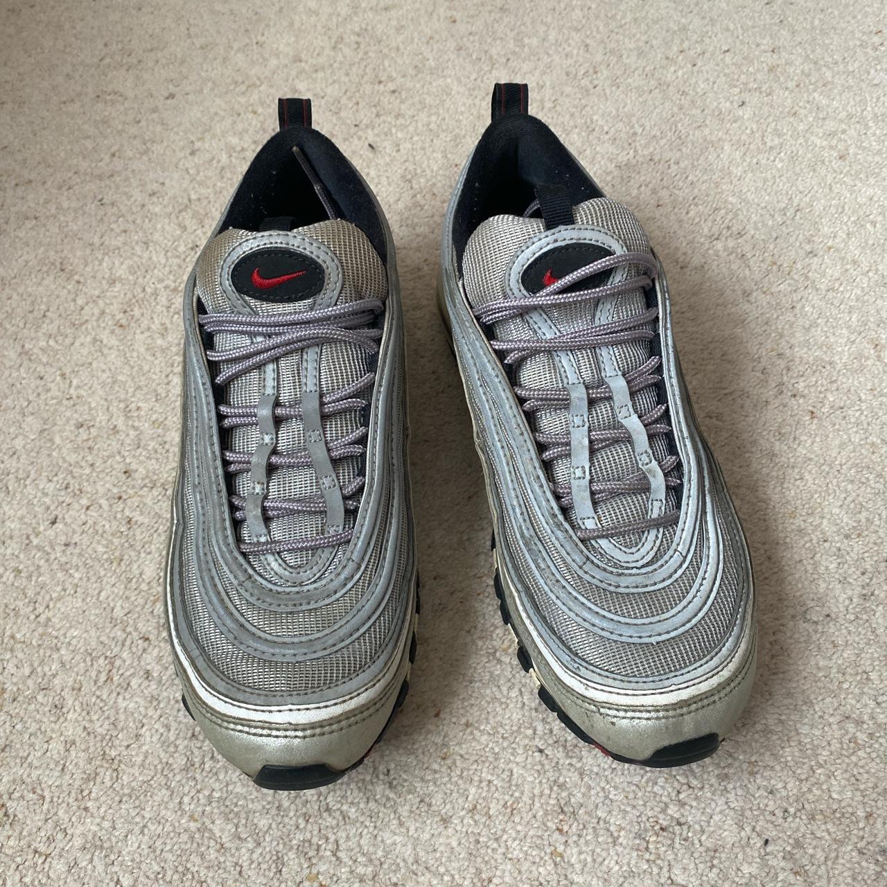 nike trainers silver tick