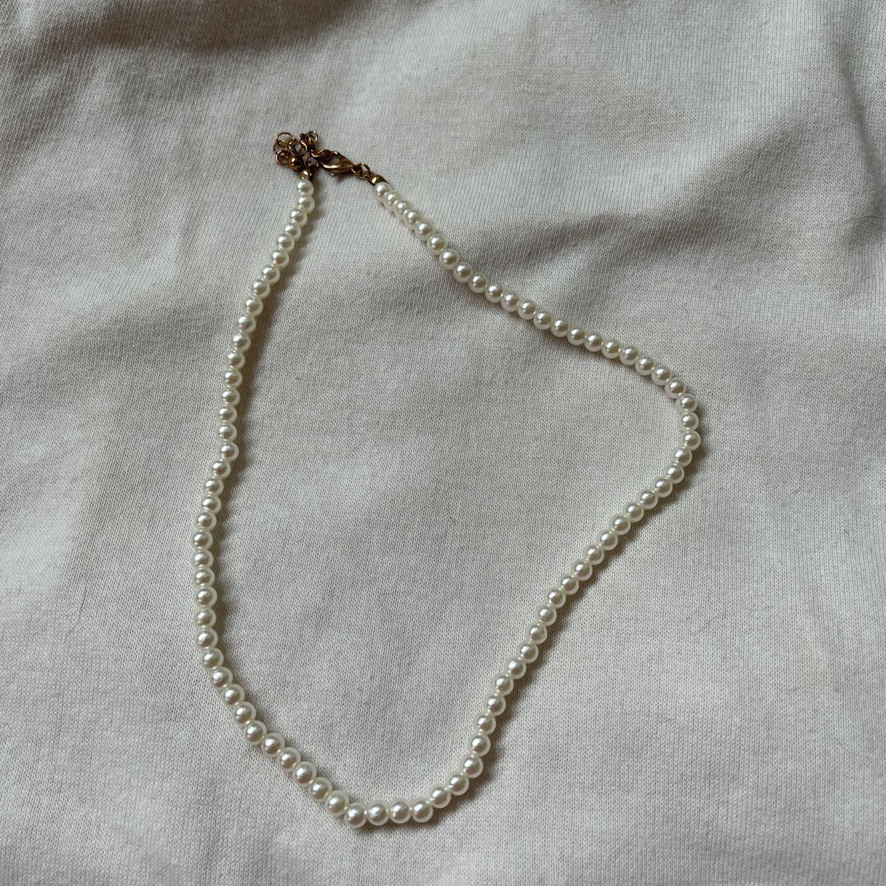 Pearl necklace Similar to Vivienne Westwood Pearl... - Depop