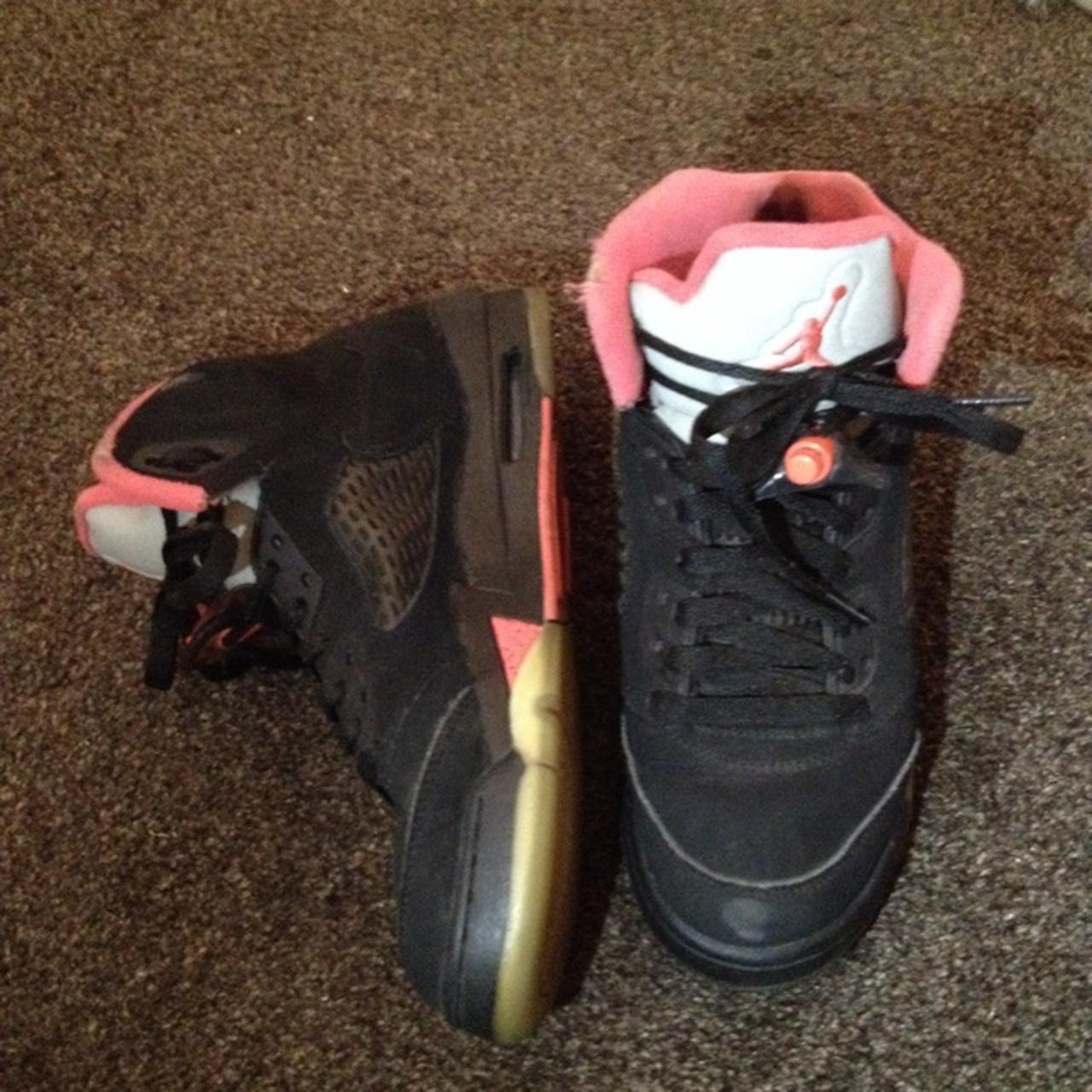 size uk 4.5 air jordan in black and pink. scuff on... - Depop