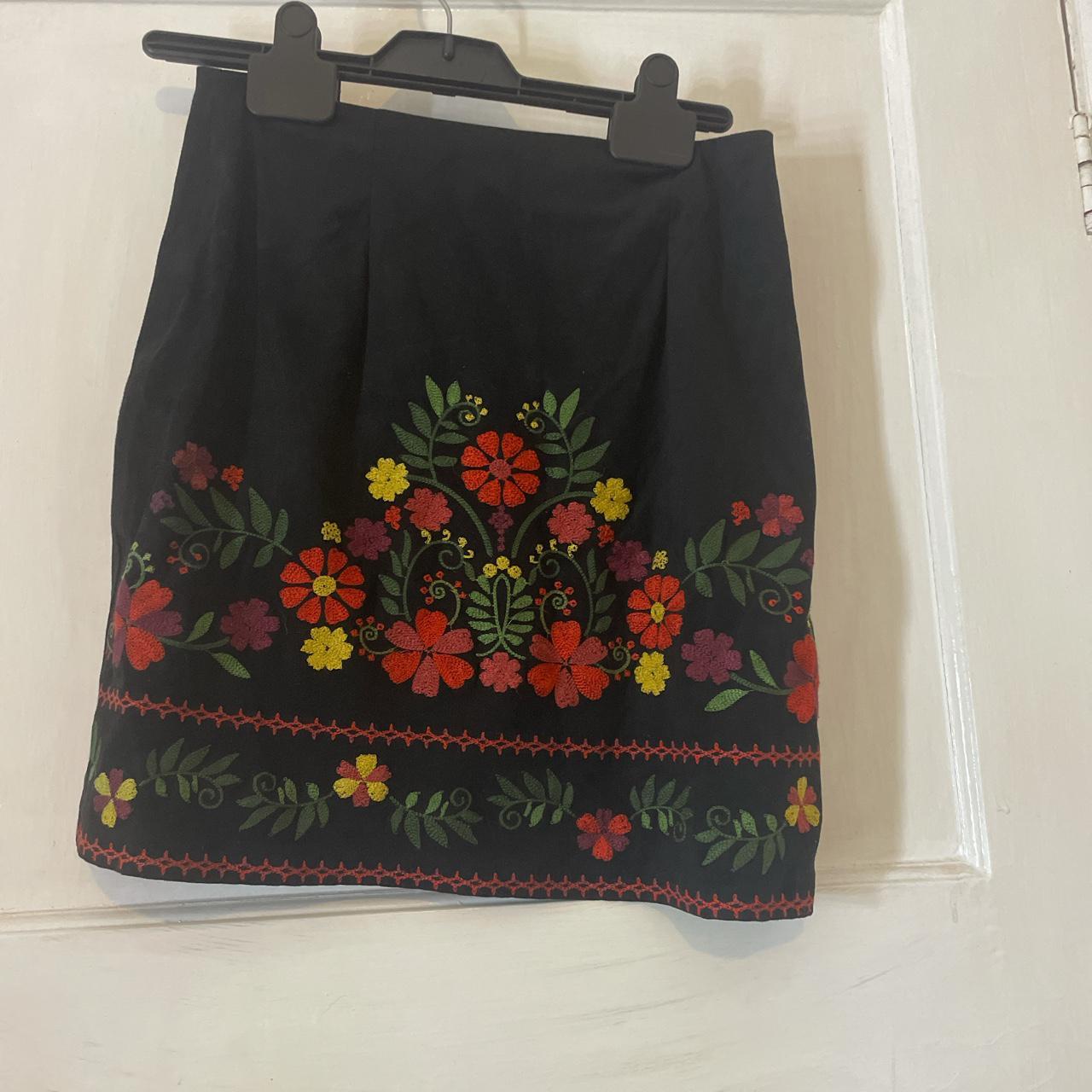 Women's Black and Red Skirt | Depop