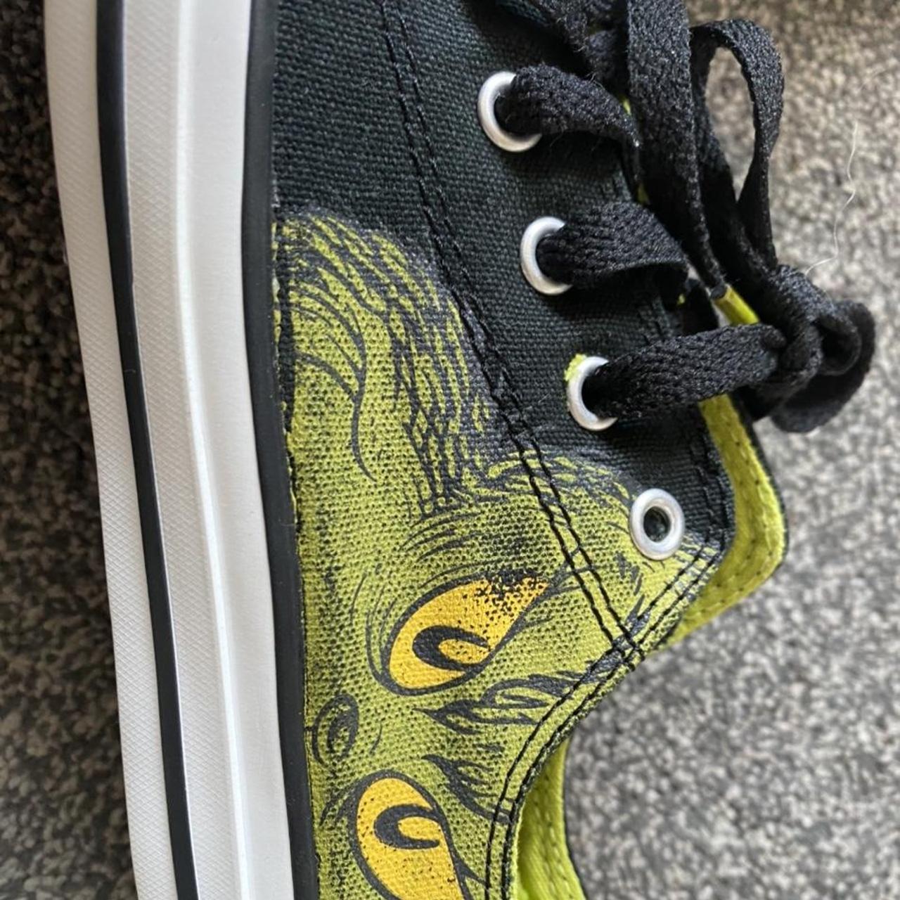 Grinch converse deals