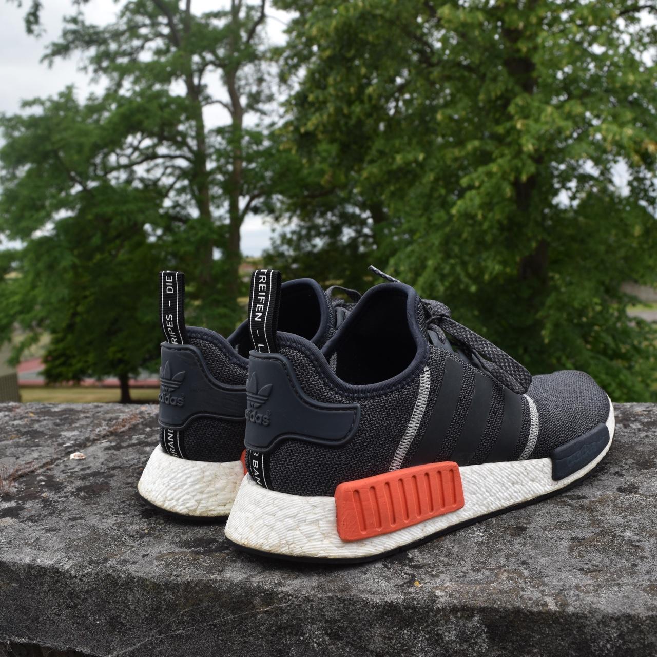 Nmd r1 dark on sale grey