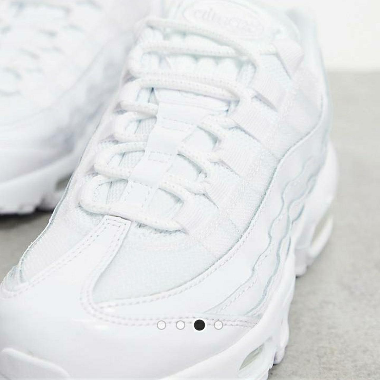womens white nike air trainers