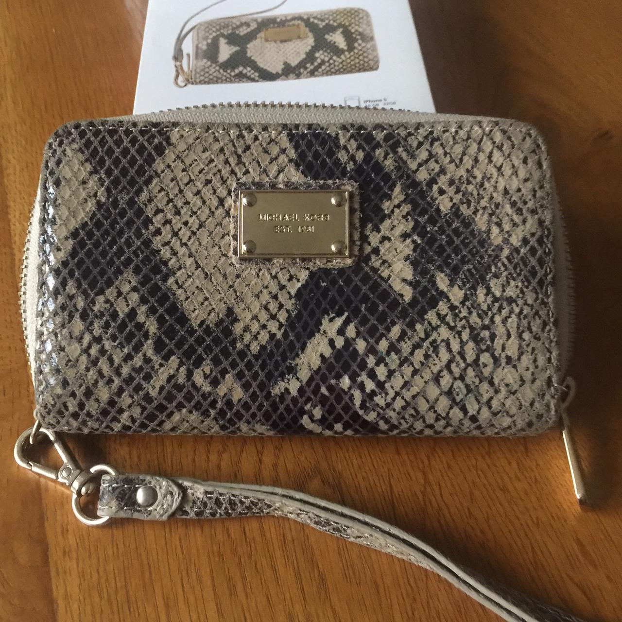 Michael kors zip wallet iphone 4 hotsell