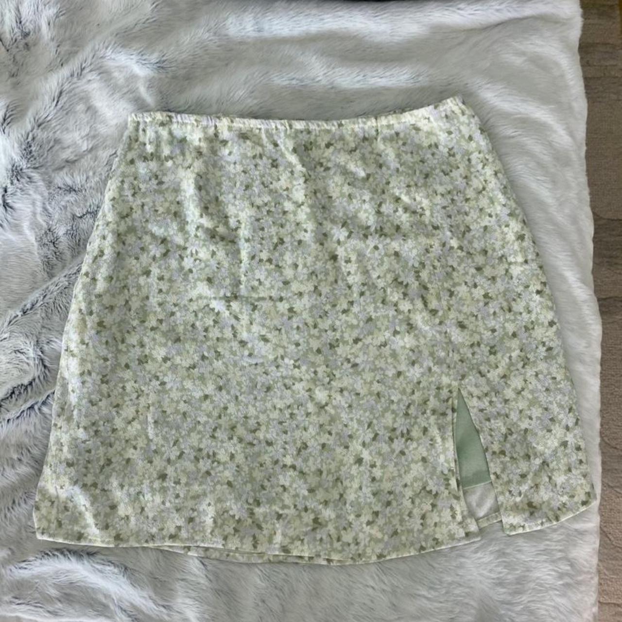 Aritzia Women's Green Skirt | Depop