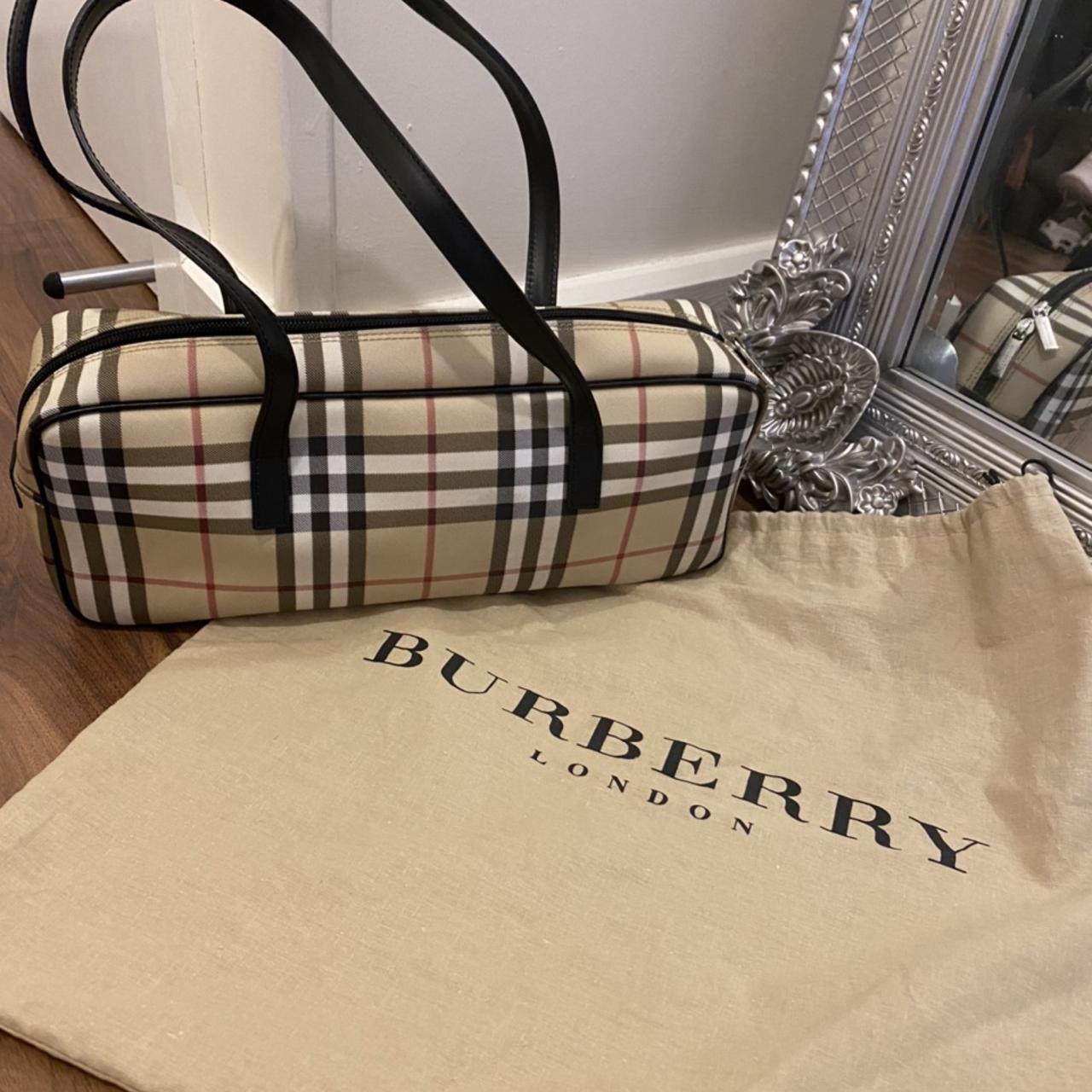 Burberry nova small baguette Vintage 100% - Depop