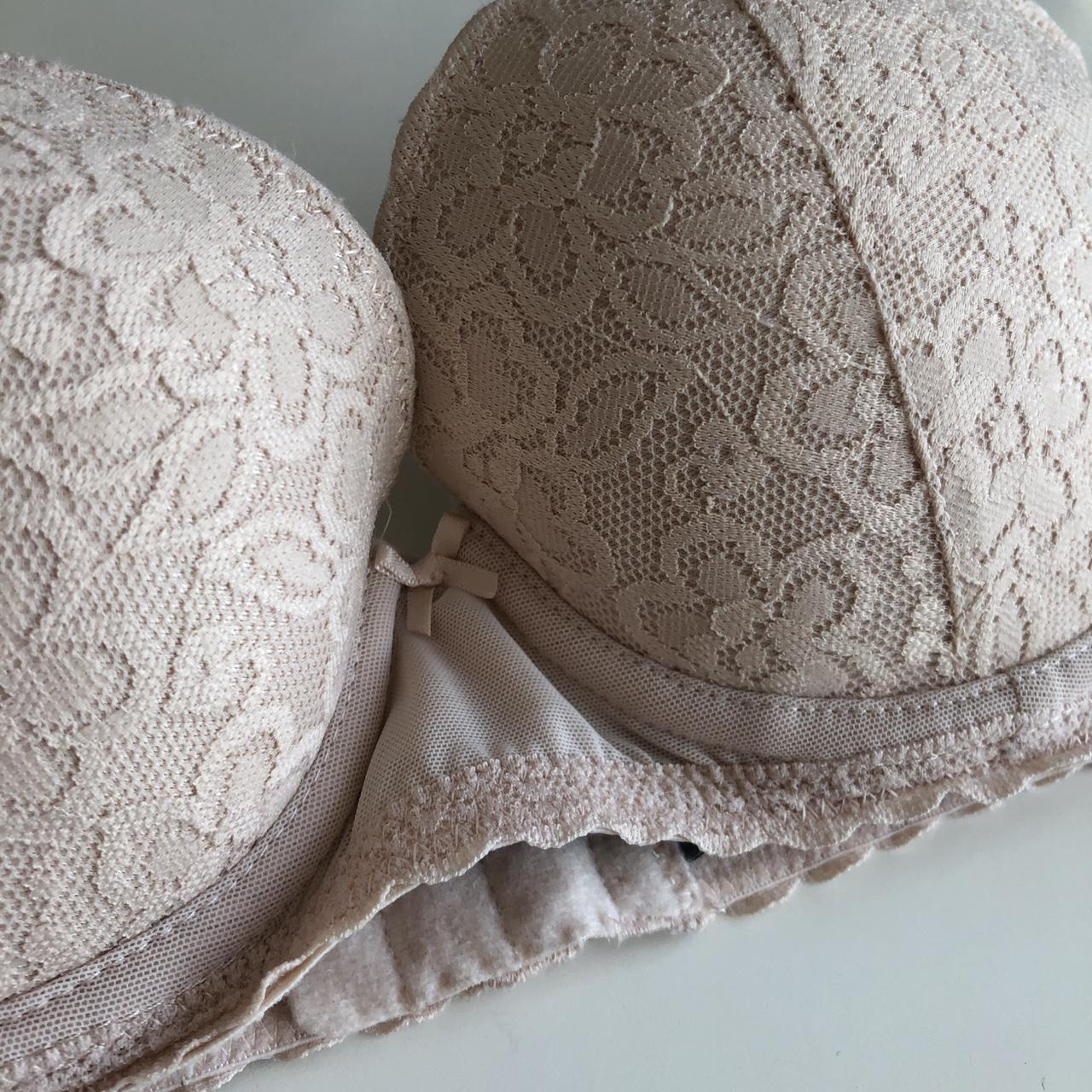 This strapless nude Aerie bra has SO MUCH SUPPORT. - Depop