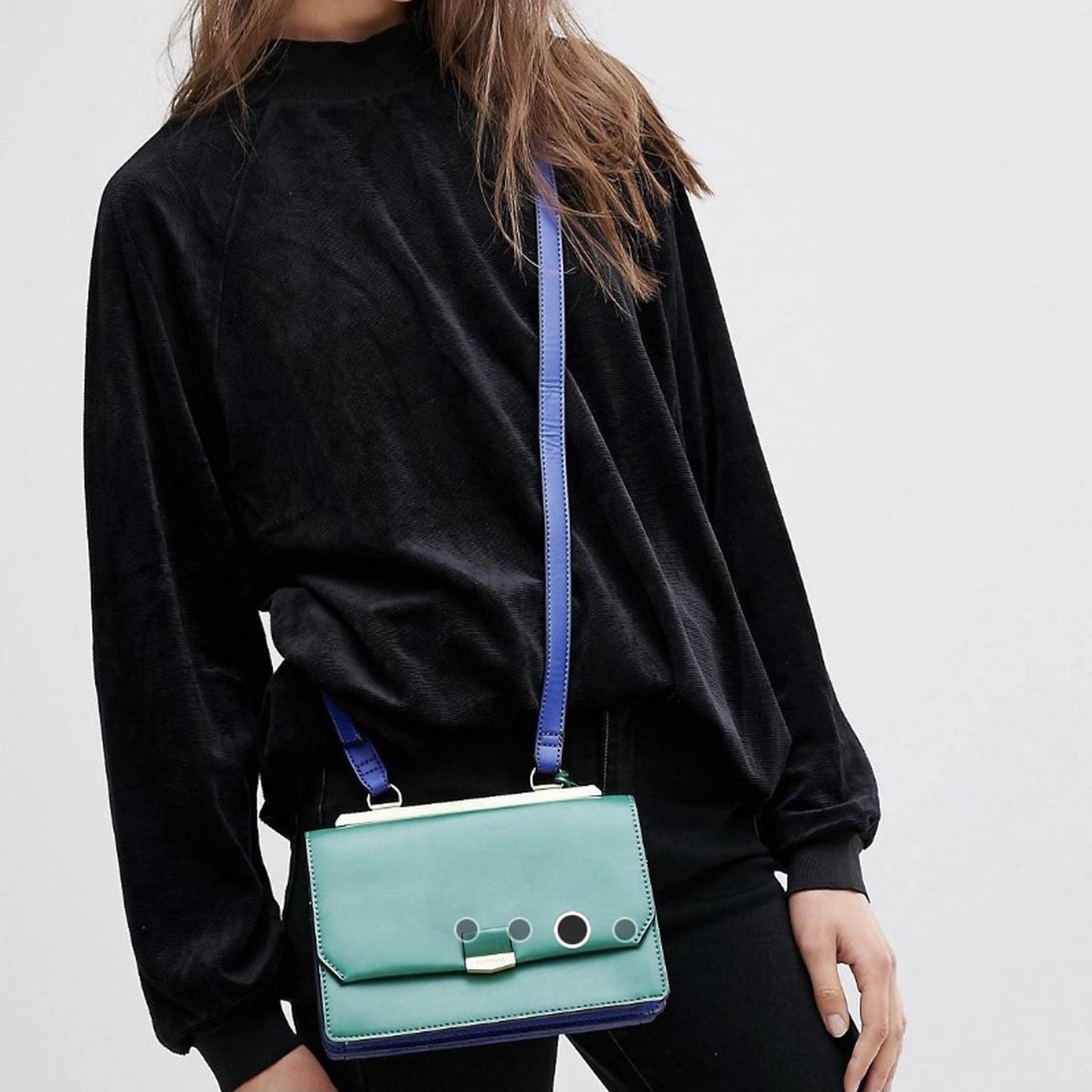 Cute Fiorelli over the shoulder bag. A bit of wear... Depop