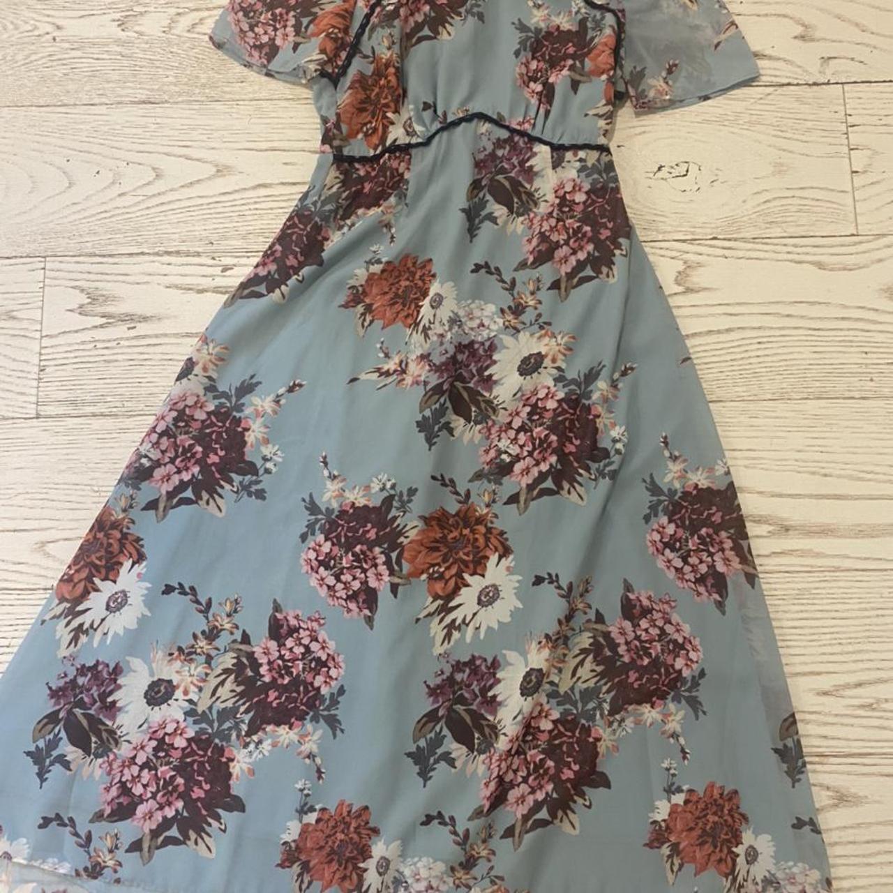 Hope & Ivy long blue floral dress bought on... - Depop