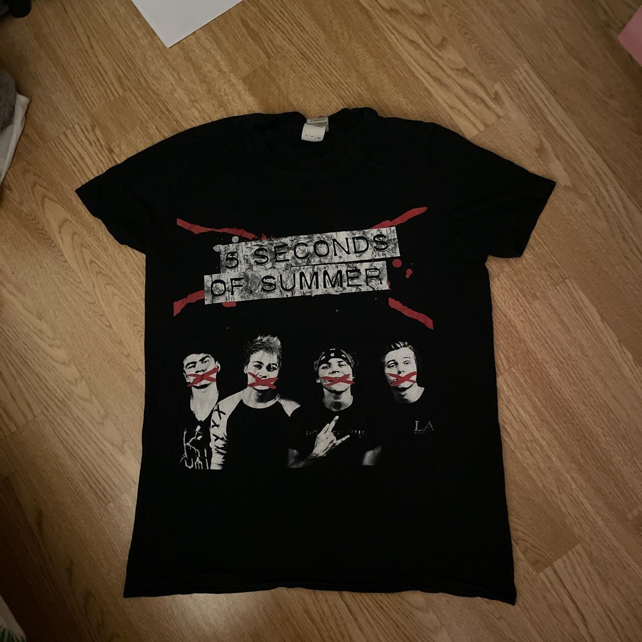 5 Seconds Of Summer 2015 Rock Out With Your Socks Depop 9770